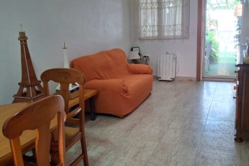 ab7ba500-11cb-4281-8276-b57f0af61dfb