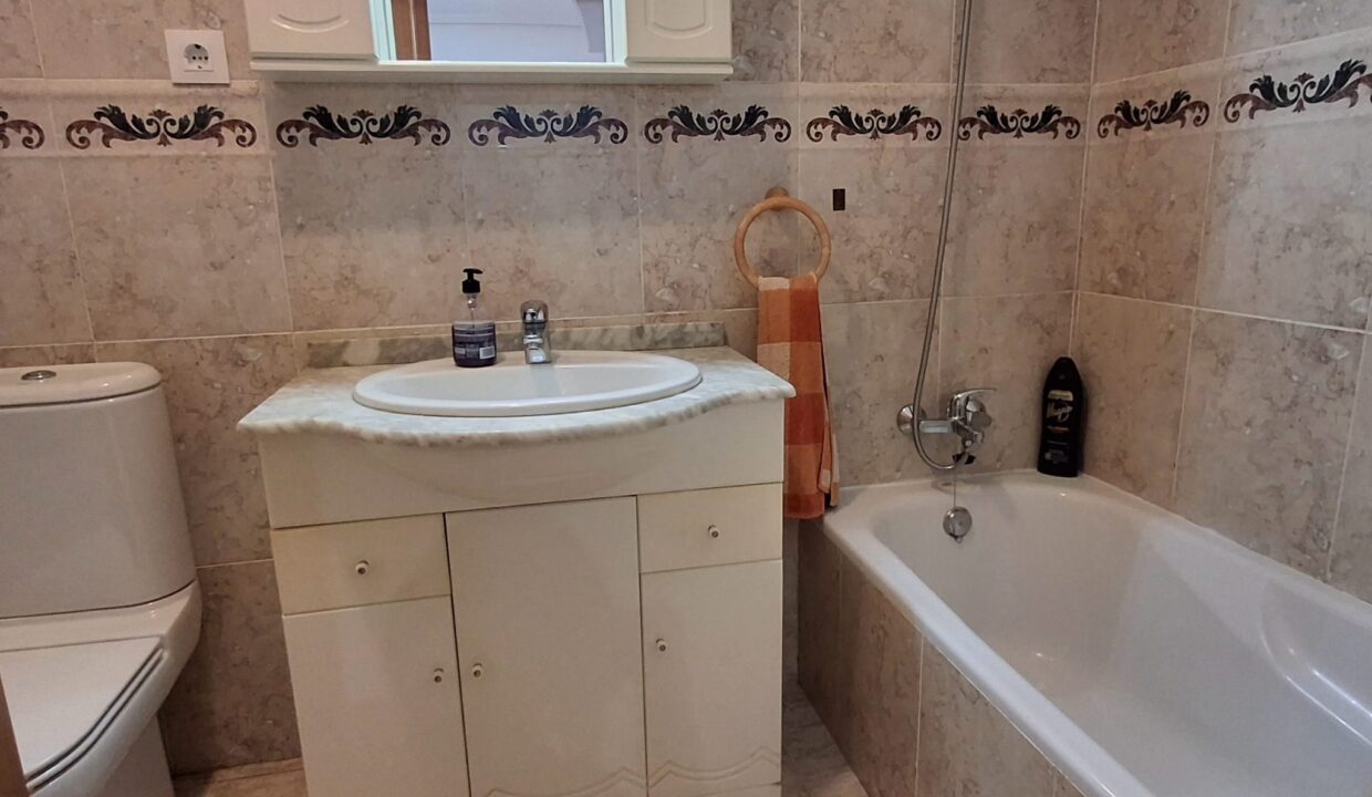 ef82d22a-5151-4b0a-8fde-23b895ef9ab9